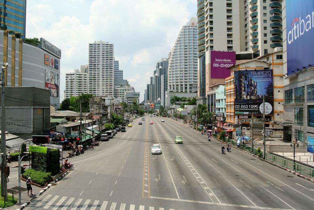 Liveitup Asok By D Varee Бангкок Экстерьер фото
